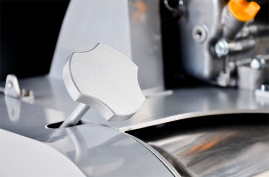 Vřetenová sekačka Edwin - ovladač nastavení výšky