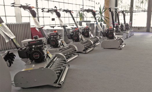 Vřetenové sekačky Edwin připravené k expedici. 