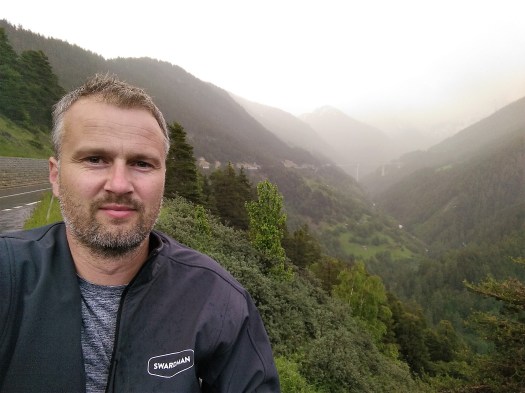 Na cestě na servis do Švýcarska. 